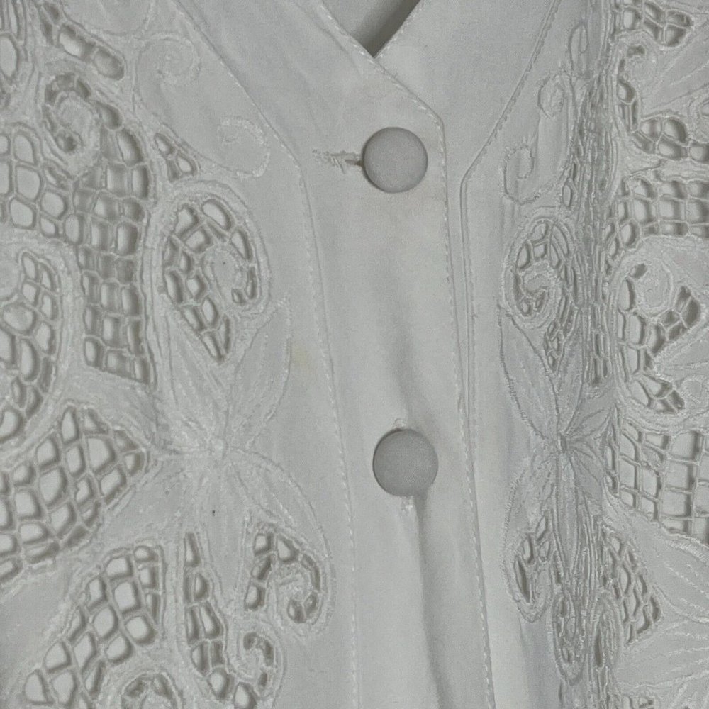 Halsey Collection Dress Womans White Laser Cut Lace No Sleeve V-Neck Buttons - Picture 6 of 12
